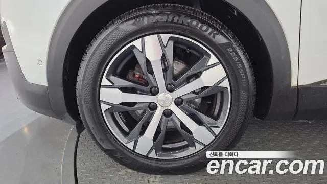 Peugeot 5008 2018 thumb 5
