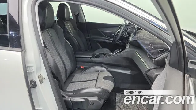 Peugeot 5008 2018 thumb 6