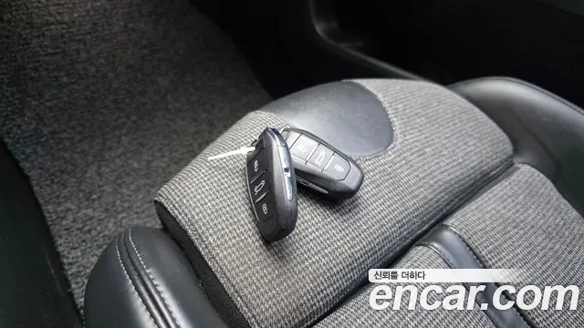 Peugeot 5008 2018 thumb 12