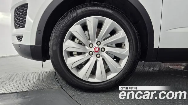 Jaguar E-Pace 2020 thumb 10