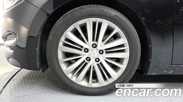 Hyundai Aslan 2014 thumb 8