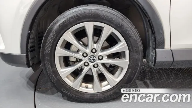 Toyota RAV4 2018 thumb 11