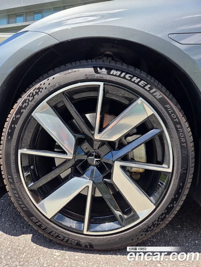 Polestar 4 2025 thumb 6