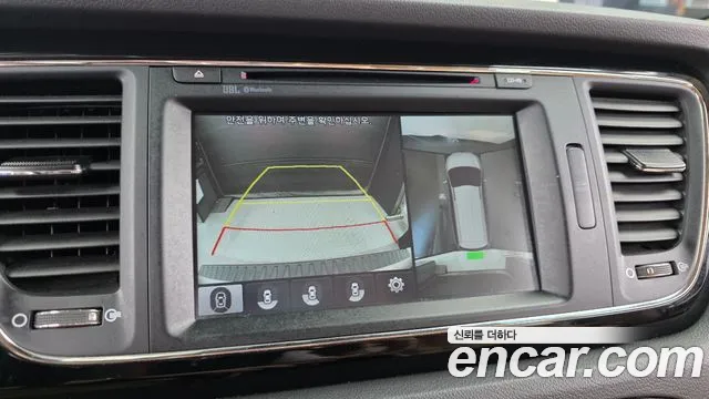 Kia Carnival 2017 thumb 11