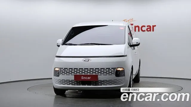 Hyundai Staria 2023 thumb 11