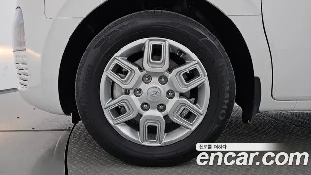 Hyundai Staria 2023 thumb 8