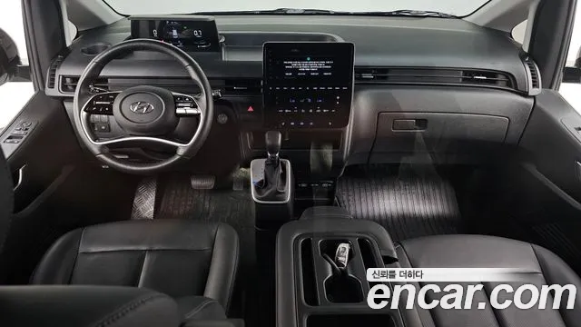 Hyundai Staria 2023 thumb 4