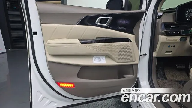 Kia Carnival 2021 thumb 6