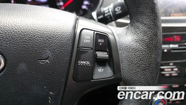 Kia K7 2011 thumb 10
