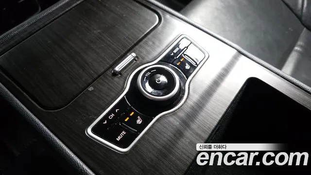 Kia K7 2011 thumb 12