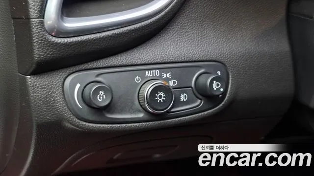 Chevrolet Tracker 2017 thumb 11