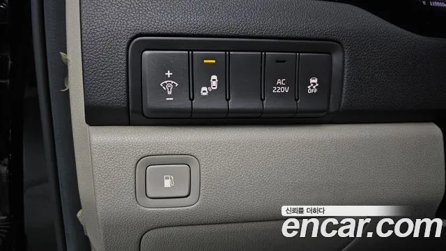 Kia Carnival 2017 thumb 9