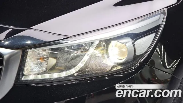 Kia Carnival 2017 thumb 12