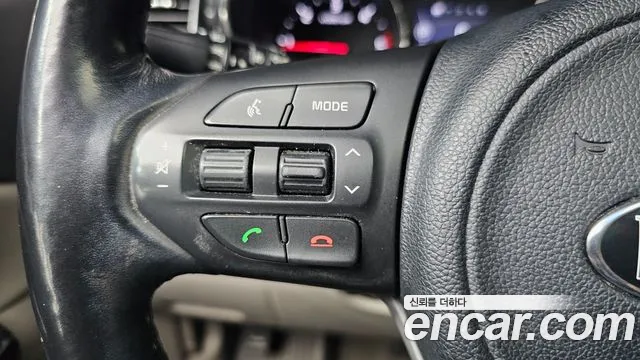 Kia Carnival 2017 thumb 8