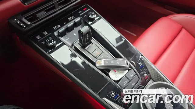 Porsche 911 2023 thumb 3
