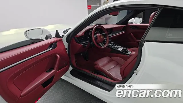 Porsche 911 2023 thumb 7