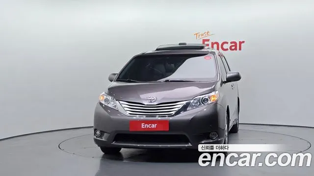 Toyota Sienna 2013 thumb 7