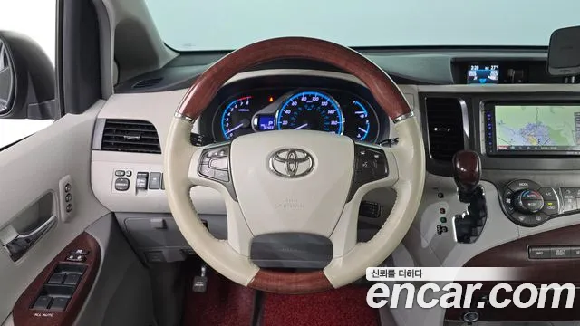 Toyota Sienna 2013 thumb 2