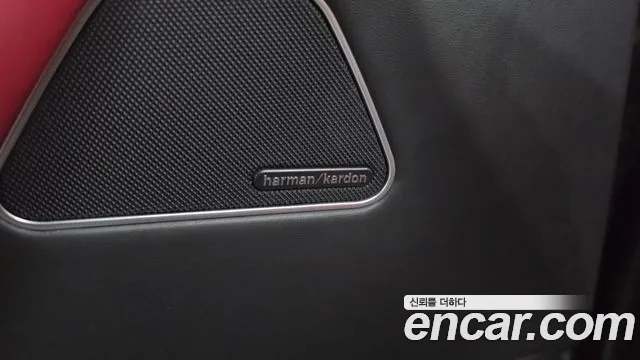 Maserati Levante 2018 thumb 7