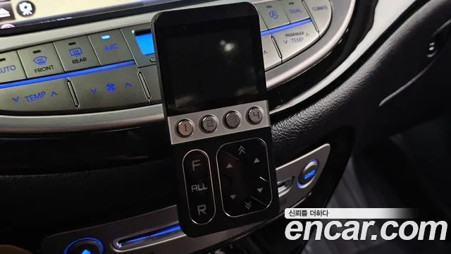 Hyundai Genesis 2012 thumb 10
