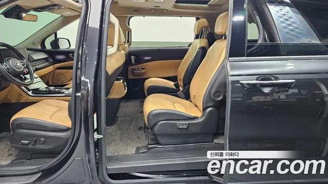 Kia Carnival 2021 thumb 4