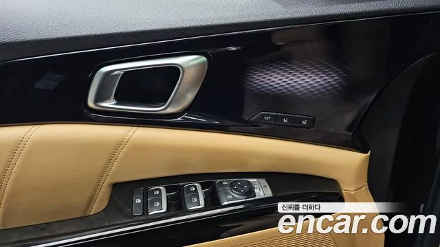 Kia Carnival 2021 thumb 9