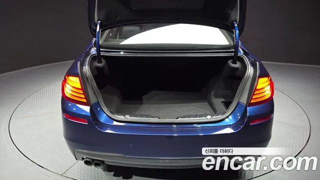 BMW 5 серии 2016 thumb 9
