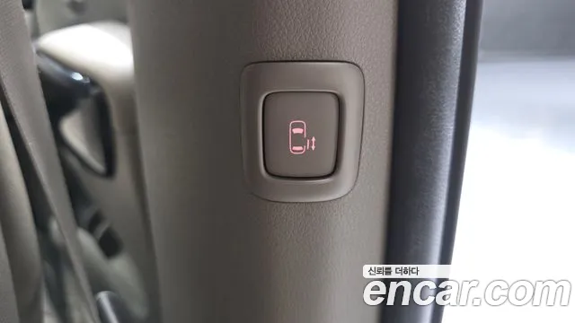 Kia Carnival 2015 thumb 11