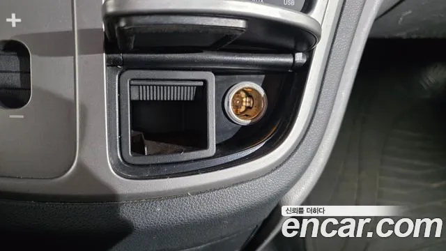 Hyundai Starex 2016 thumb 3