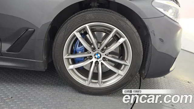 BMW 5 серии 2017 thumb 3