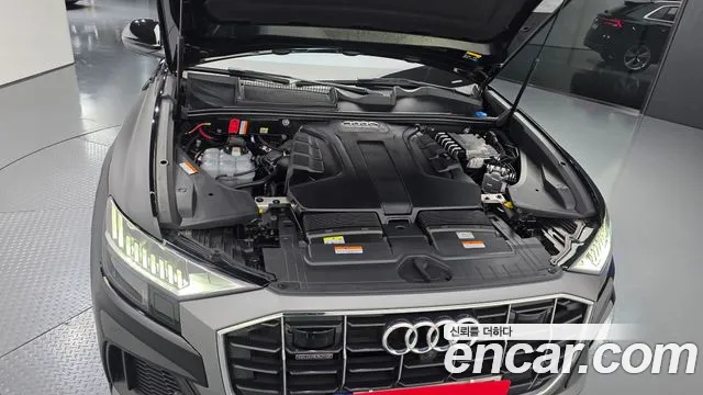 Audi Q8 2022 thumb 10