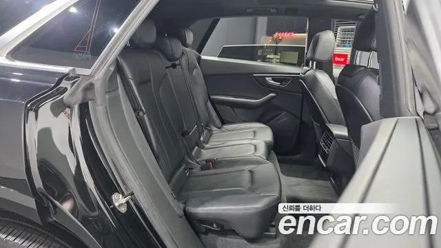 Audi Q8 2022 thumb 3