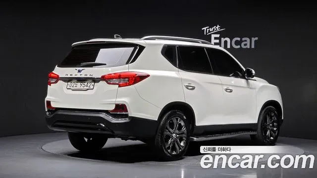 KG_Mobility_Ssangyong Rexton 2017 thumb 12