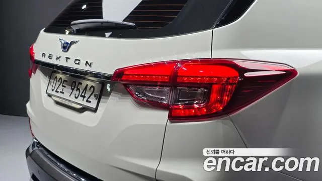 KG_Mobility_Ssangyong Rexton 2017 thumb 10