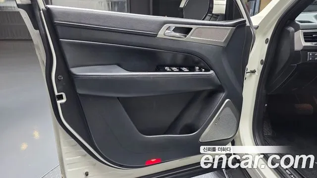 KG_Mobility_Ssangyong Rexton 2017 thumb 8