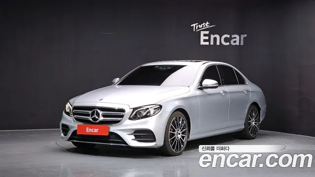 Mercedes-Benz E-Class 2018 thumb 10