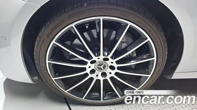 Mercedes-Benz E-Class 2018 thumb 6