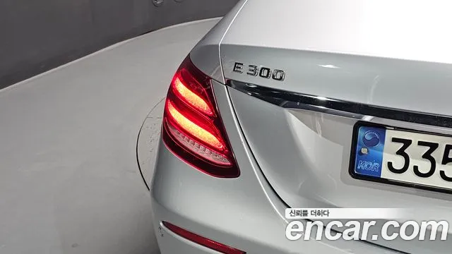 Mercedes-Benz E-Class 2018 thumb 4