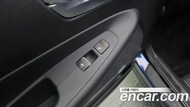 Hyundai Santa Fe 2019 thumb 2