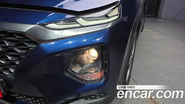 Hyundai Santa Fe 2019 thumb 5