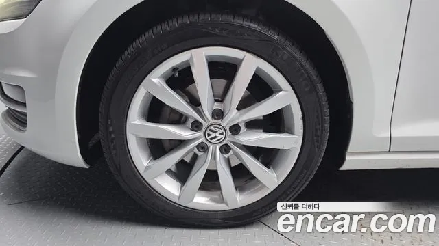 Volkswagen Golf Sportsvan 2016 thumb 12