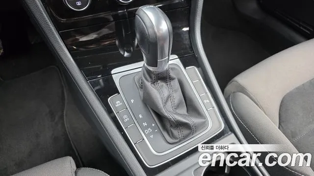 Volkswagen Golf Sportsvan 2016 thumb 7