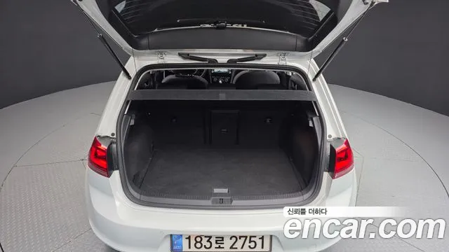 Volkswagen Golf Sportsvan 2016 thumb 2