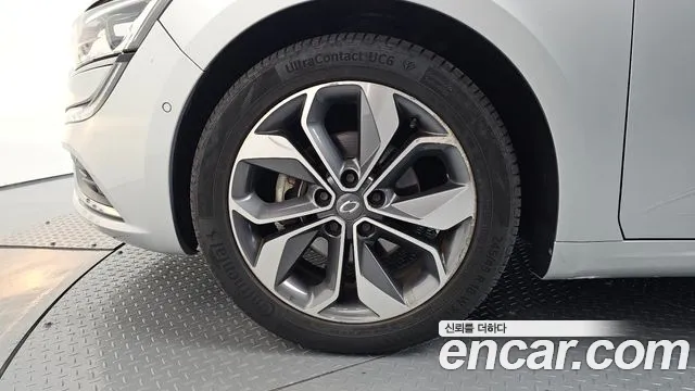 Renault Megane 2018 thumb 2