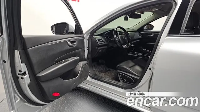 Renault Megane 2018 thumb 12