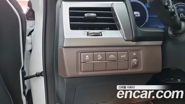 KG_Mobility_Ssangyong Rexton 2023 thumb 4