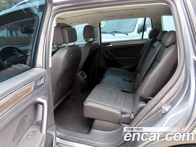 Volkswagen Tiguan 2023 thumb 6