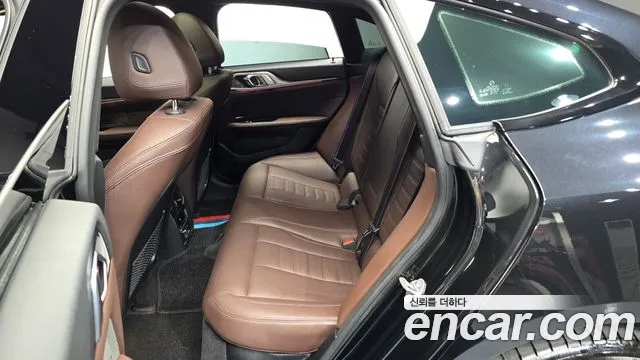 BMW i4 2022 thumb 11