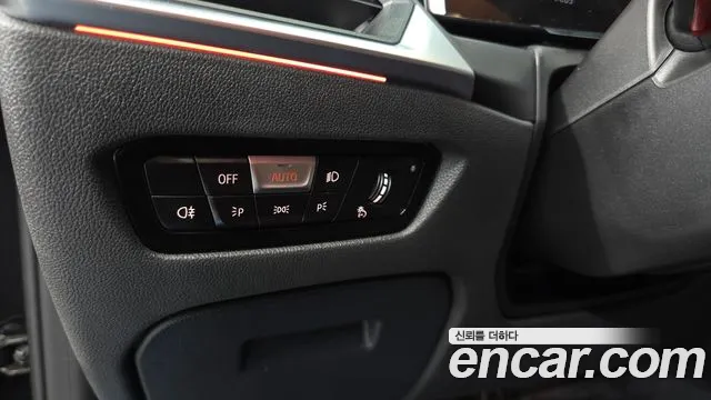 BMW i4 2022 thumb 5