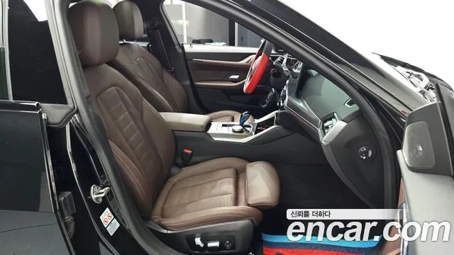 BMW i4 2022 thumb 4